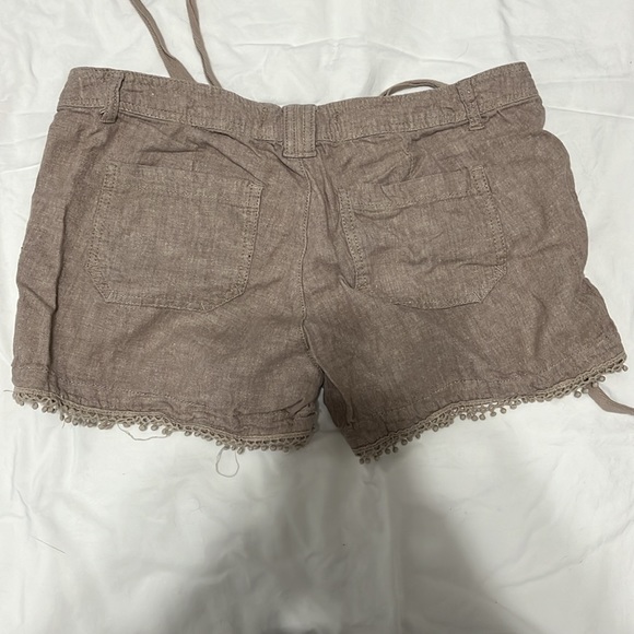 Democracy soft shorts, drawstring and pompom hem detailing - Picture 2 of 3